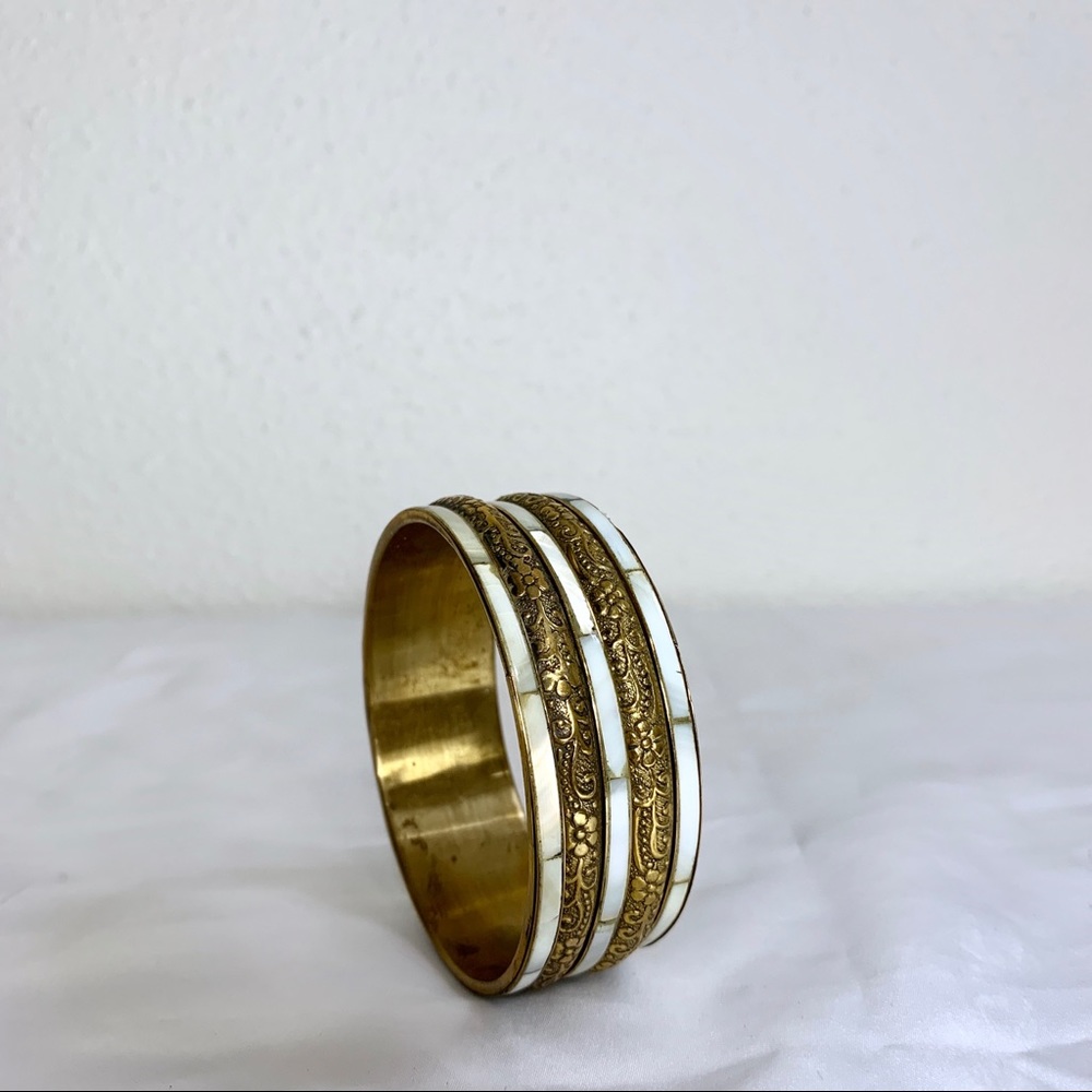 VNTG mother of pearl cuff